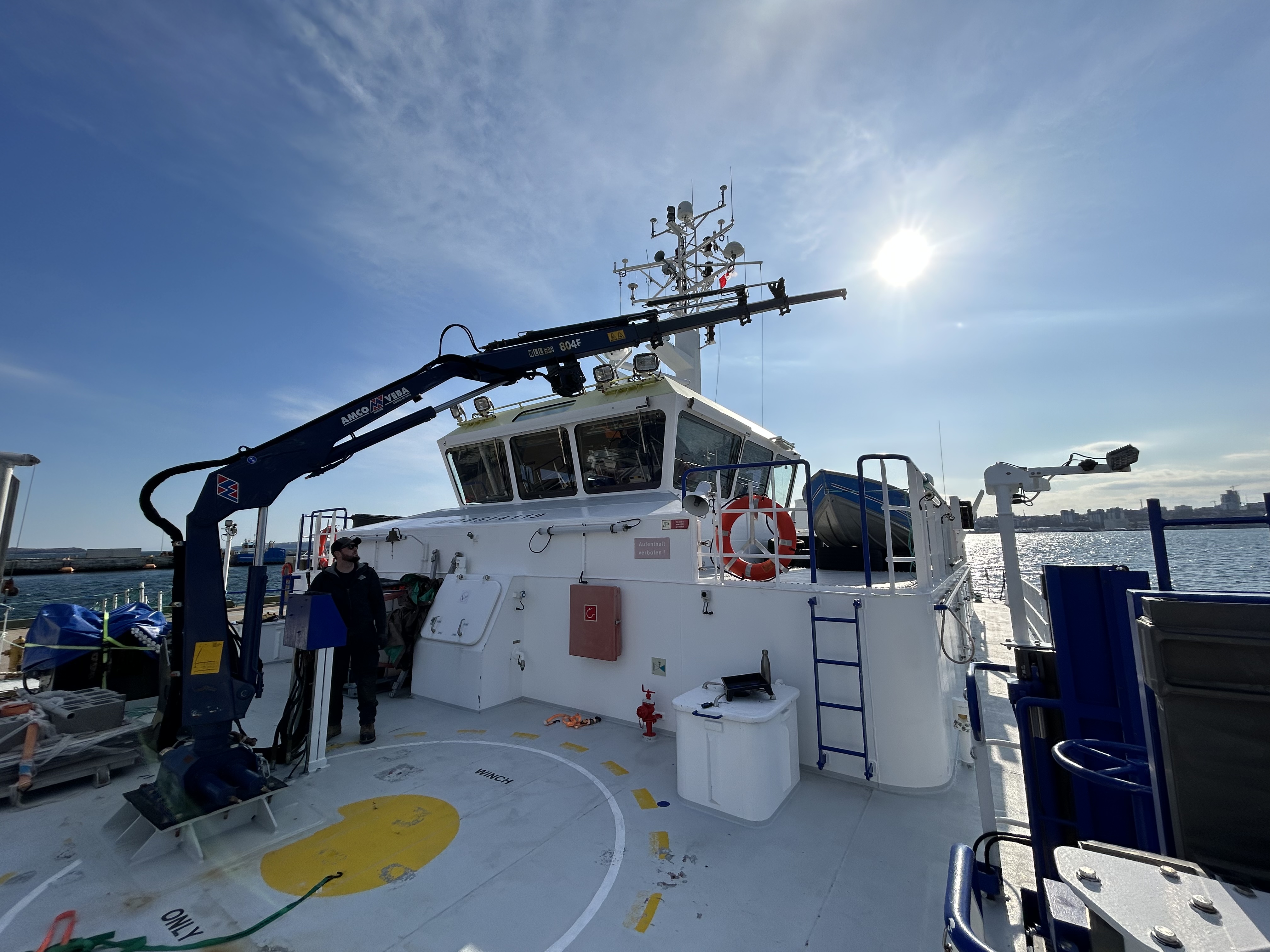 Crane Accessing Survey Skiff